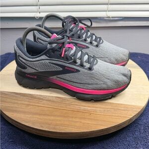 Brooks Trace 2 Women's Gray/Pink Running Shoes (Women’s 8)